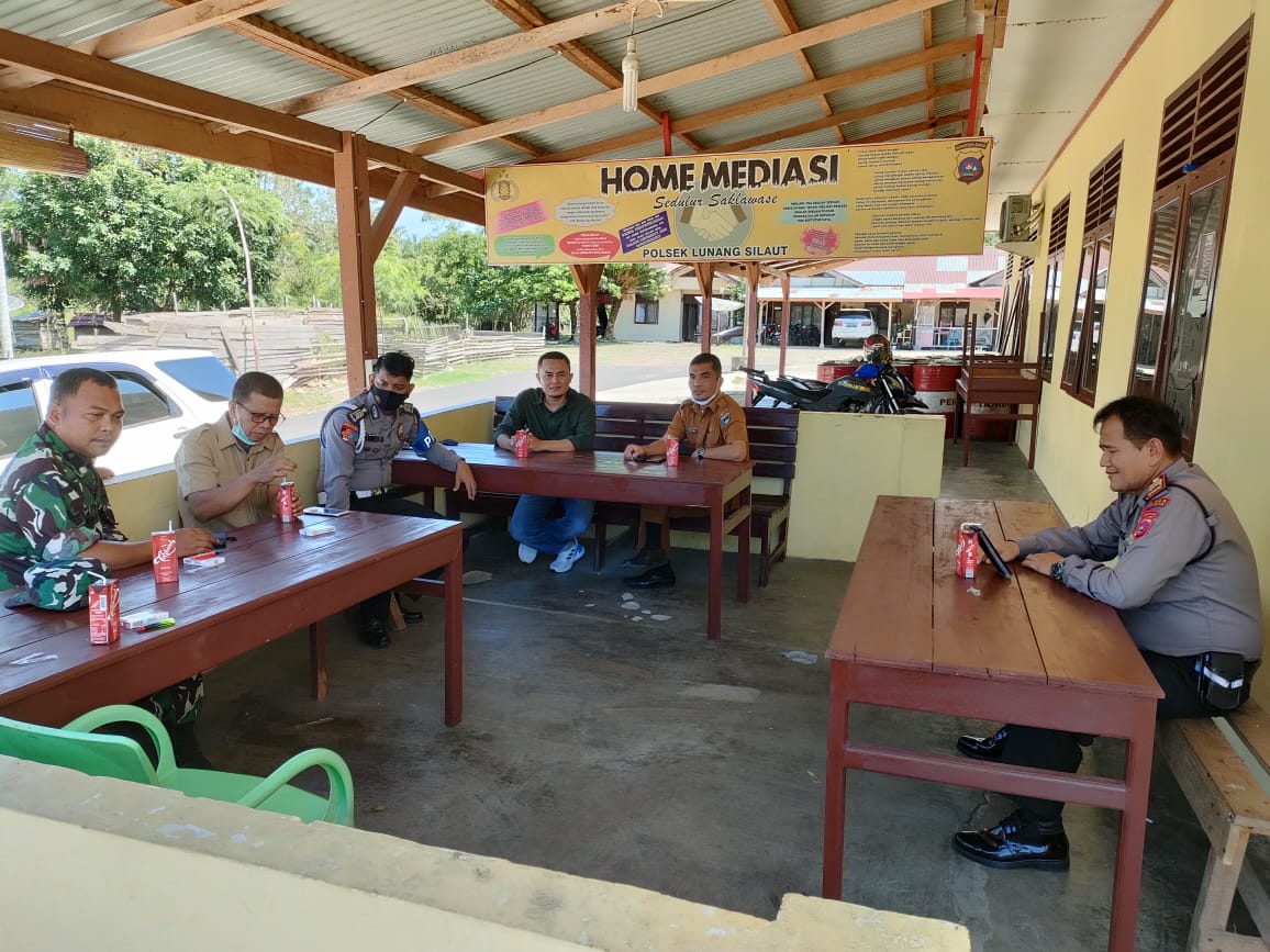 Halal Bihalal Camat Silaut dengan Polsek Lunang-Silaut  dan Koordinator Babinsa Kecamatan Silaut 
